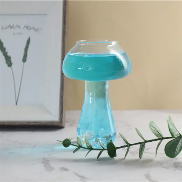 

Creative handmade high borosilicate mushroom-shaped cocktail glasses for bar, Clear