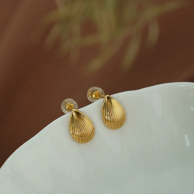 

Minimalist Trendy Tarnish Free 18K Gold PVD Gold Plated Jewelry Hypoallergenic Stainless Steel Shell Shape Stud Earrings YF3639