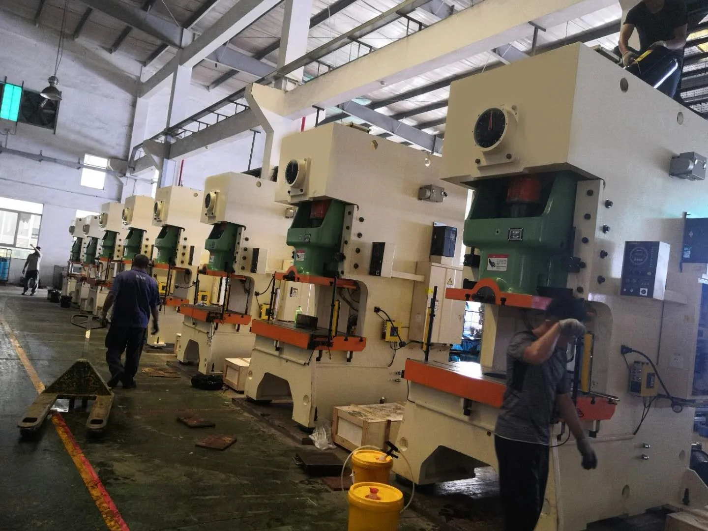 hole punching machine