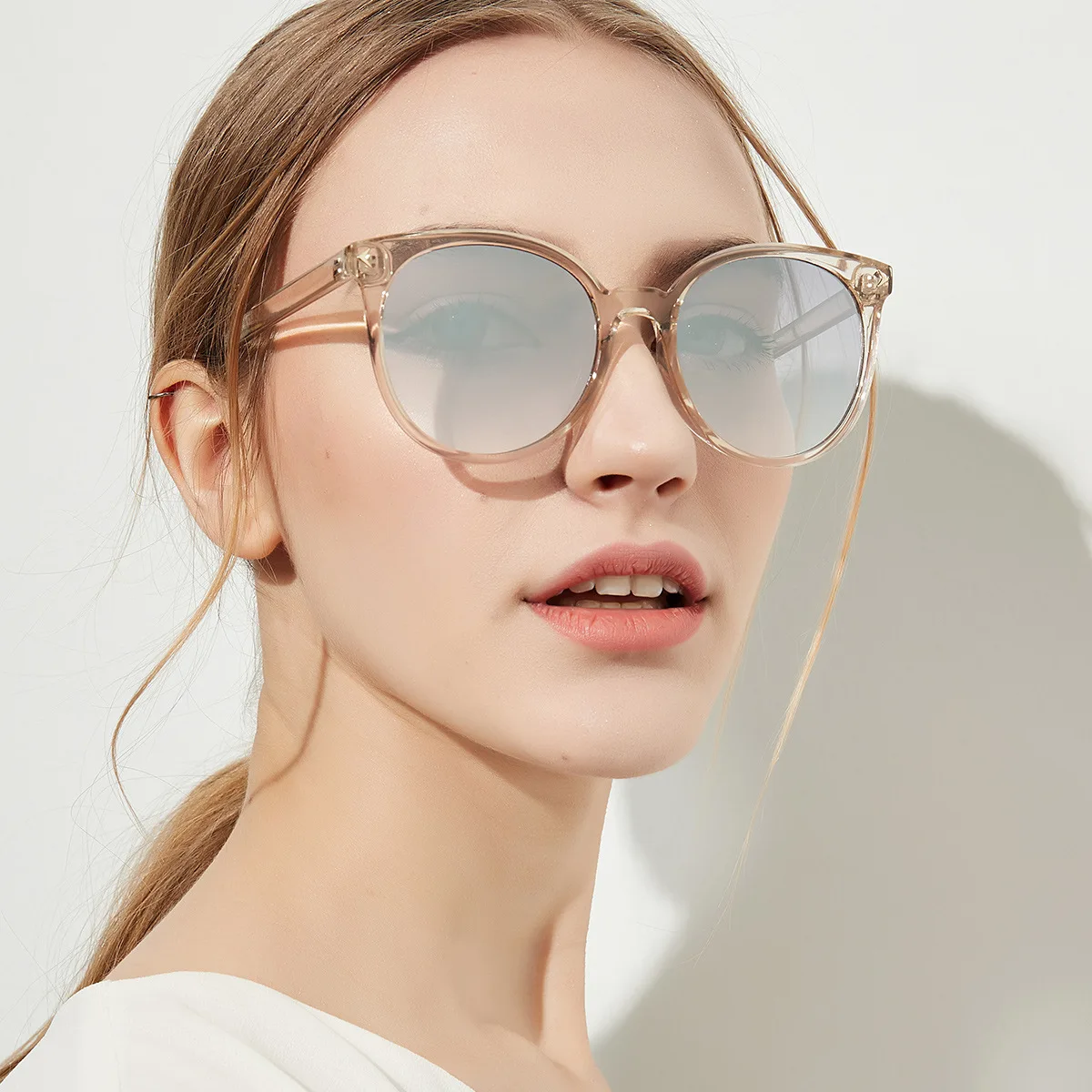 

81341High quality transparent frame luxury sun glasses fashion vintage style round sunglasses Women
