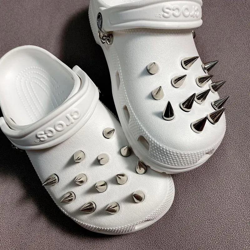 

New Punk Croc Charms Designer DIY Rivet Clogs Shoes Accessories Vintage Cool Metal Shoes Charms for Croc High Quality