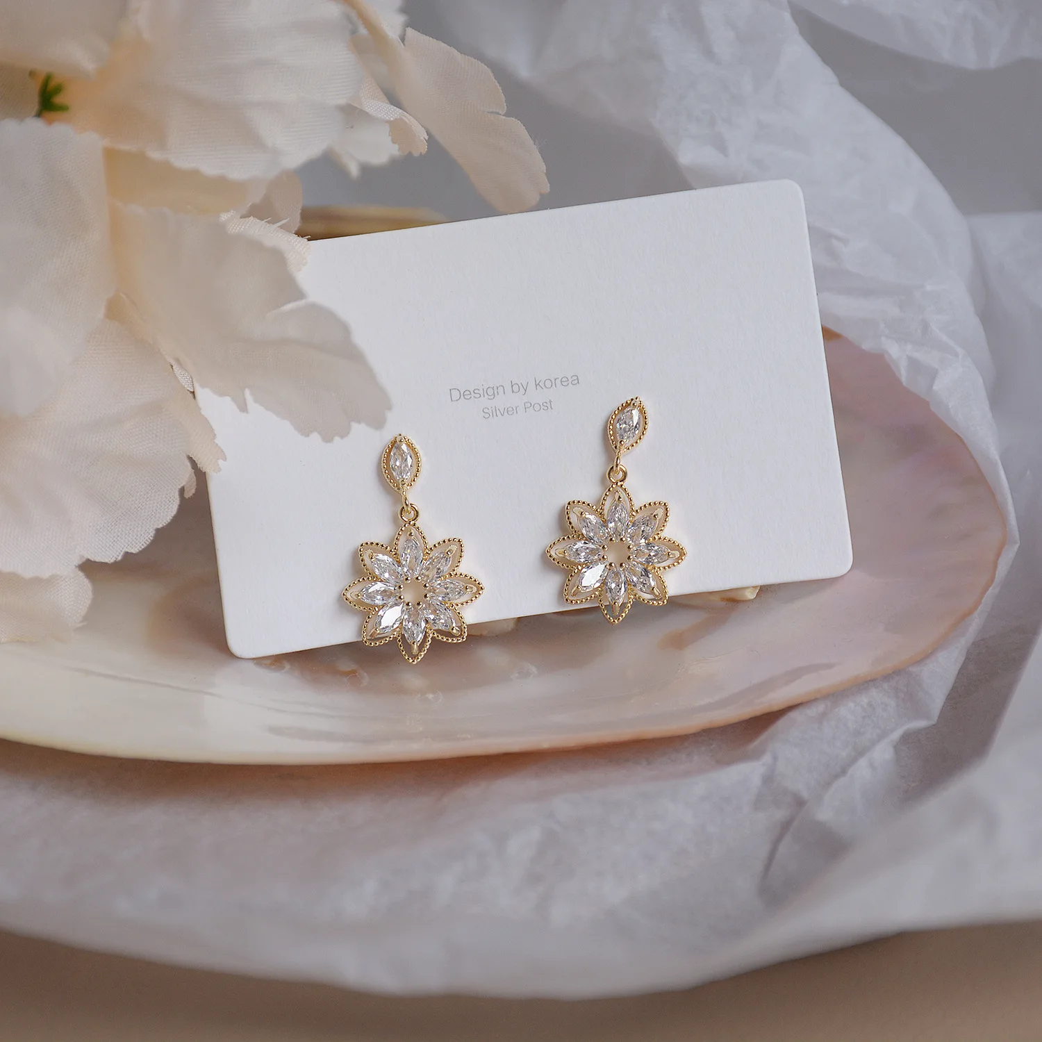

Vershal A590 Trendy 18k Gold Plated Luxury Zircon Flower Drop Earrings For Women