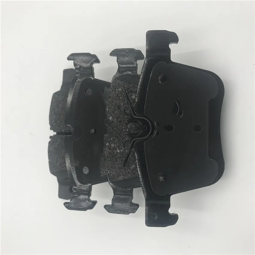 W205 W204 W203 C350 Semi Metallic Brake Pads For Mercedes Benz C300