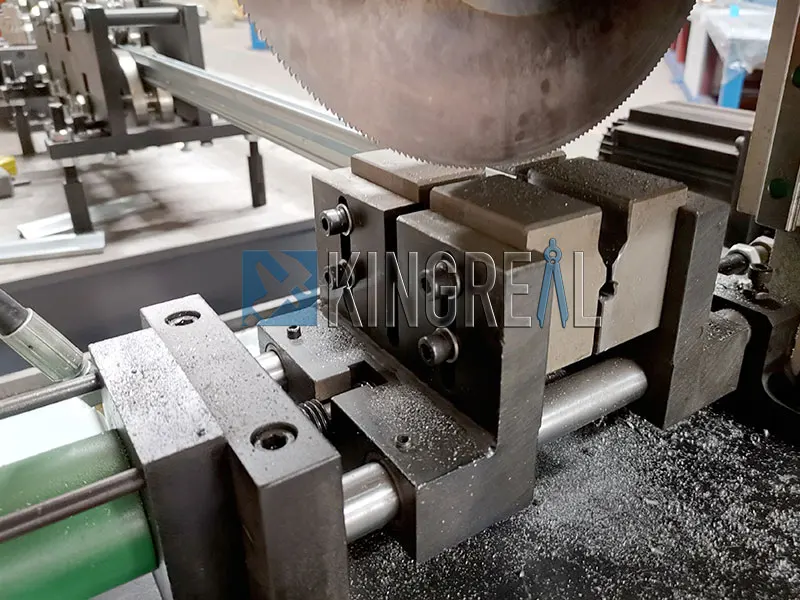 A-shape carriers clip in tiles bending forming machine