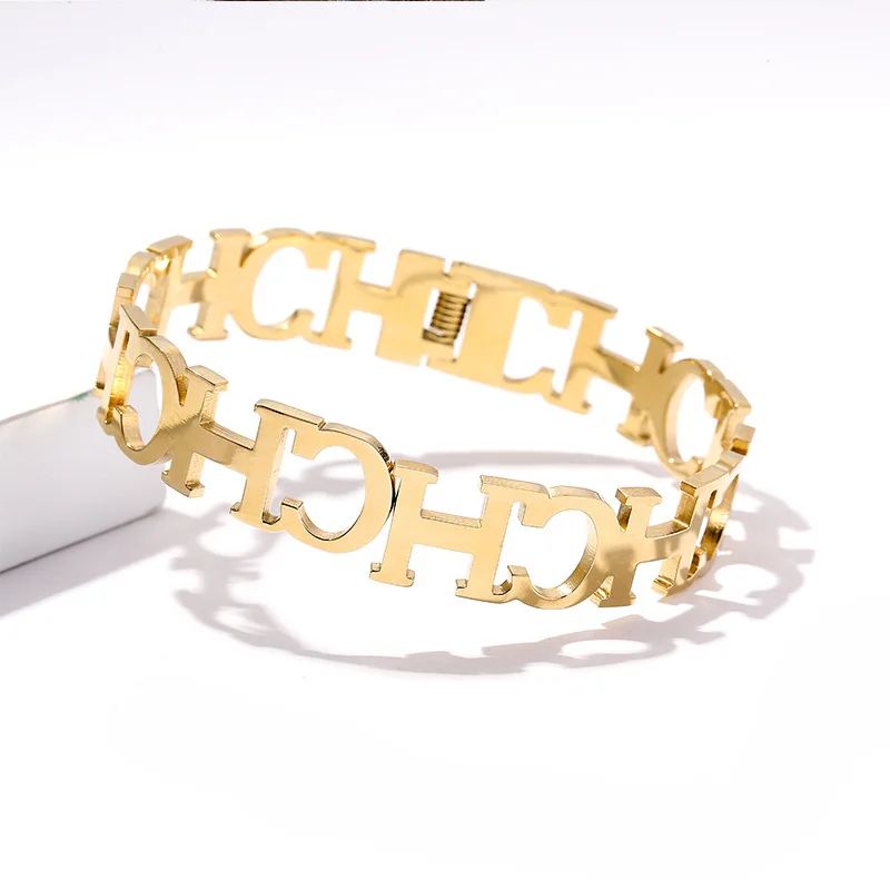 

Wholesale stainless steel jewelry bracelet 18k gold classic letter bracelet for women