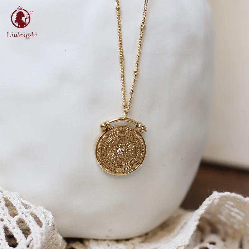 

Traditional Pattern Embossed Coin Pendant Necklace Thickness Stainless Steel Engraved Disc Rhinestone Pendant Necklace