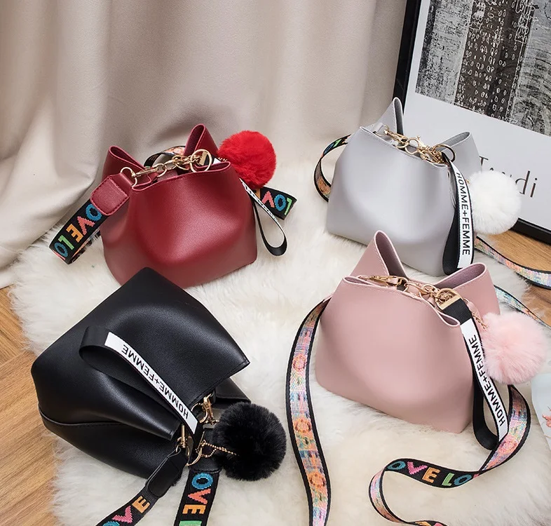 

Manufacturers wholesale custom fashion trend classic print shoulder strap crossbody bag