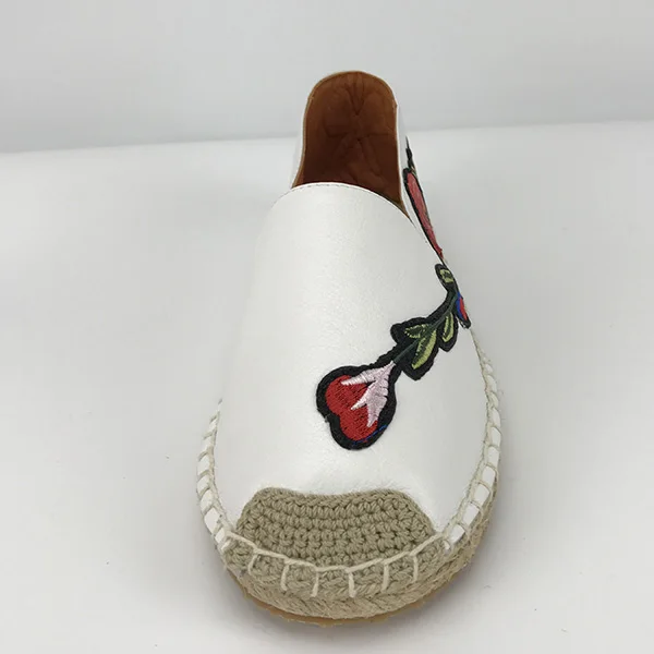 2020 Wholesale high quality leather designer leisure casual sport dress shoes women