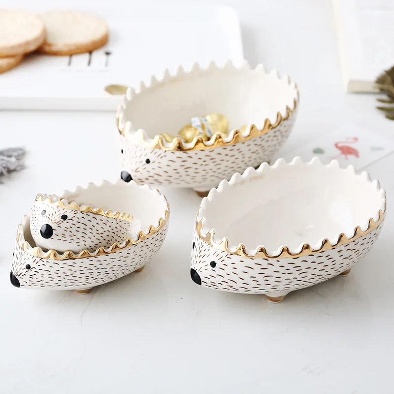 

Factory Wholesales Hand-painted Nordic Cartoon Ceramic Animal Hedgehog Candy Holder, White