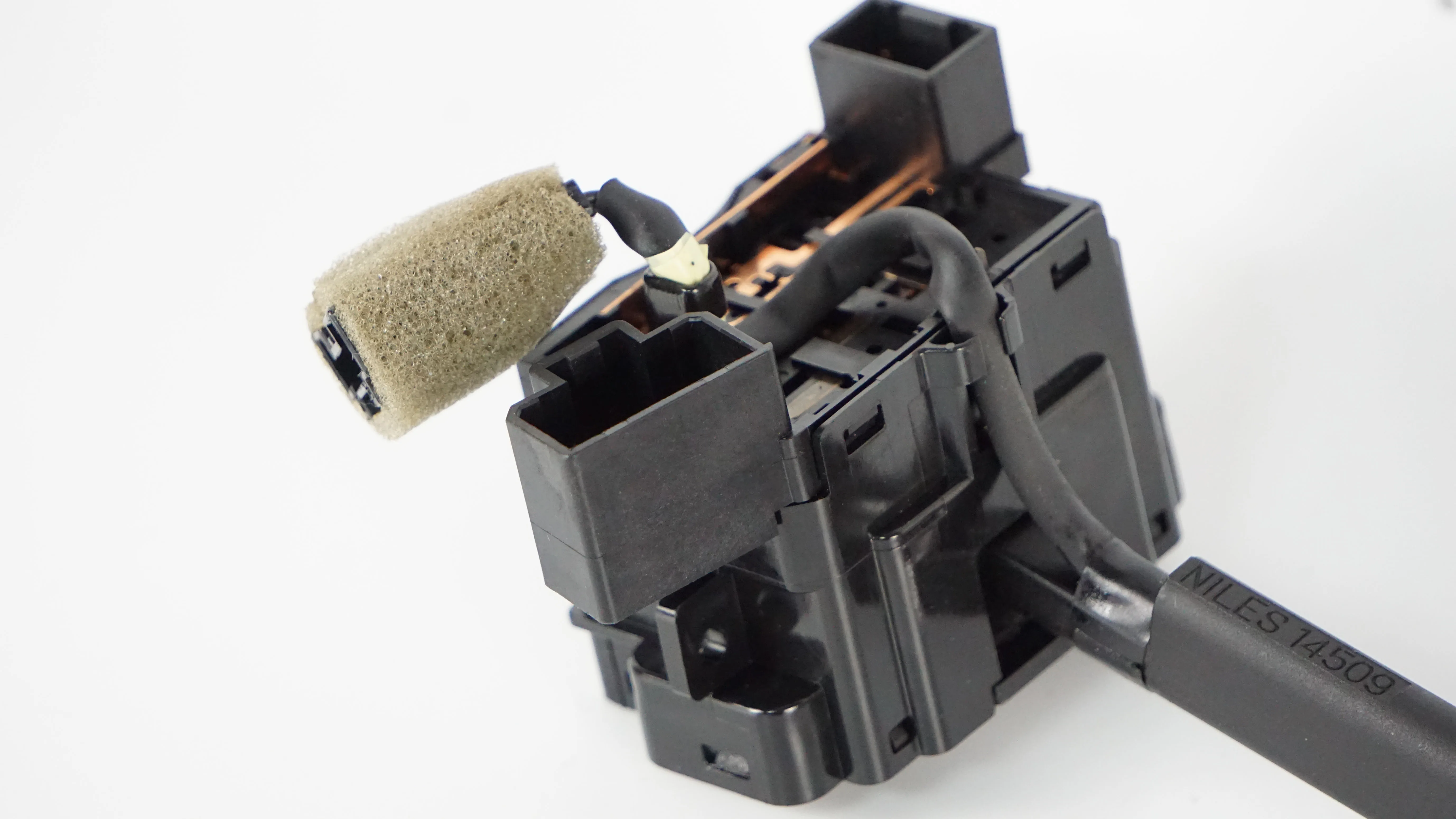 
Best Quality auto parts Headlight Switch OE No. 25540-40U61 for Nissan MAXIMA A32 BLUEBIRD U13z 