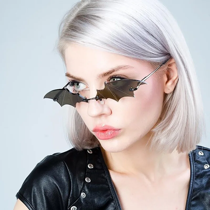 

GGKD2007 fashionable personality bat chiroptera bugbat shaped shades darkness goth style sunglasses