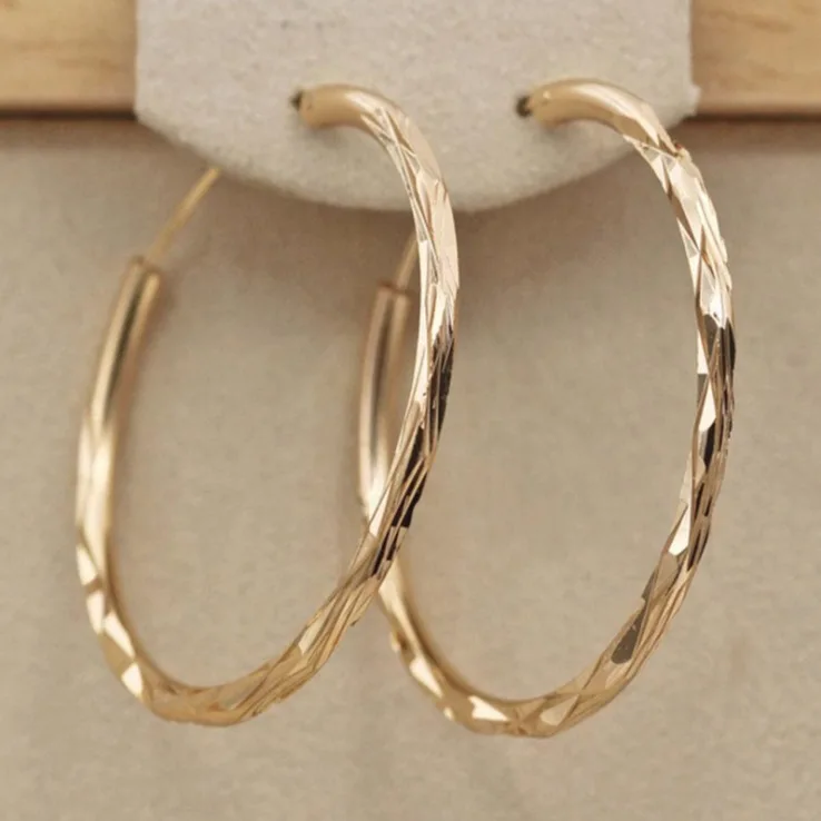 

Classic Simple Hoop Earring for Women Gold Color Geometric Pattern Suit Various Occasions Metal Versatile Female Jewelry