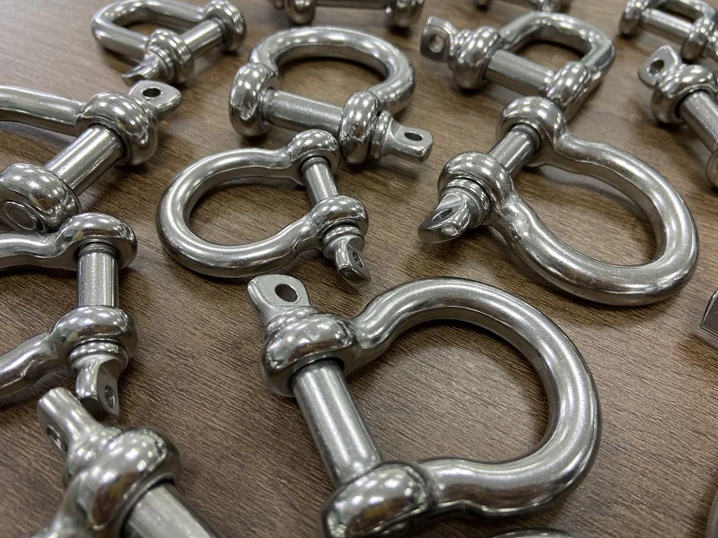 stainless bow shackle.jpg