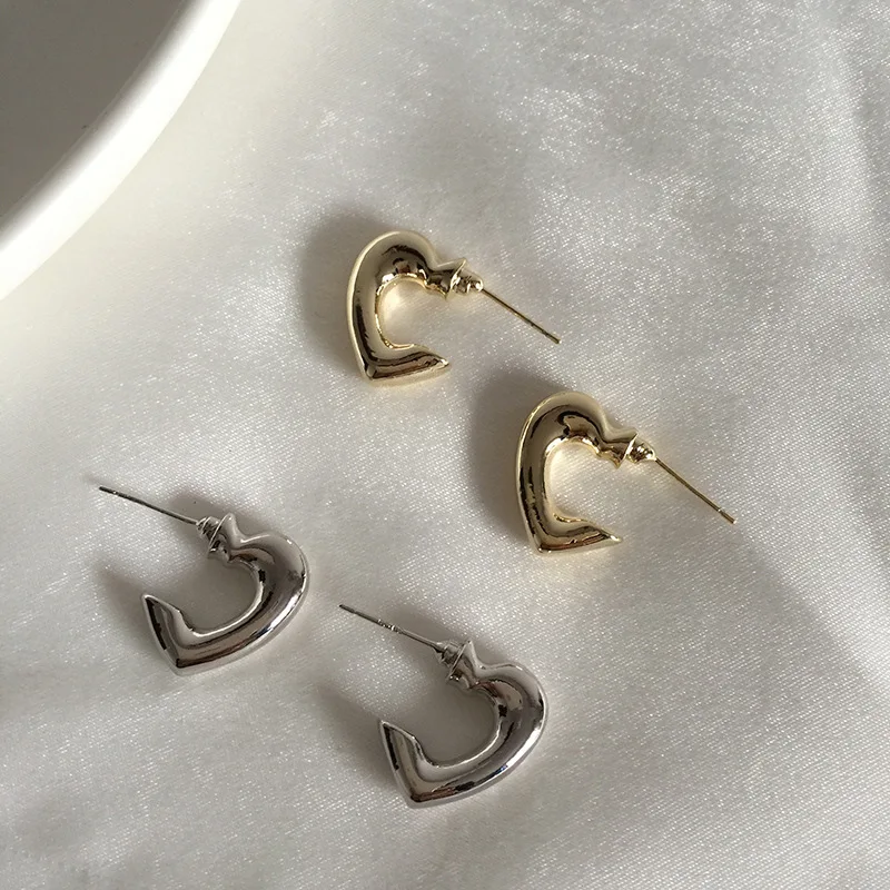 

Trendy Geometric Half Heart Stud Earring Simple Temperament Metal Texture Earrings Women Party Jewelry Accessories Gift