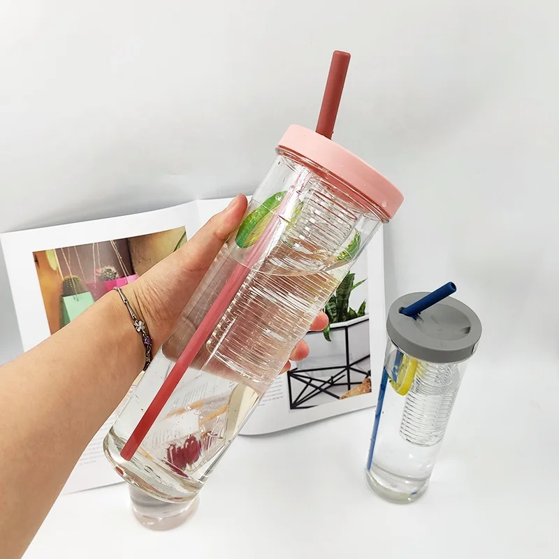 

BPA free New design 24oz Transparent Fruit Juice Infuser Water Bottle Juice Leak-proof Plastic Water Cup with straw