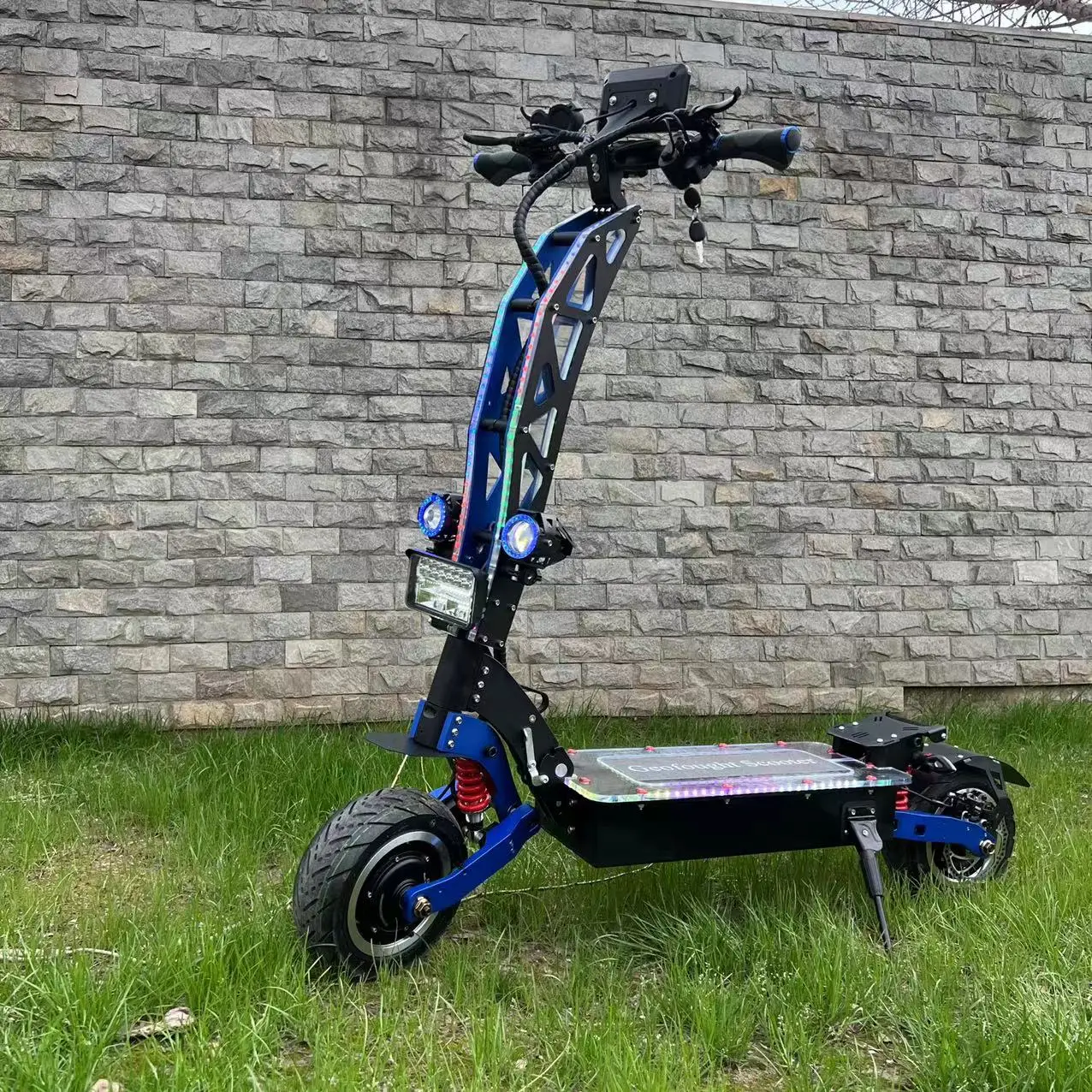 

Fastest and high power 72v 30ah max speed 80-110km/h range 100km per charge electric scooter for long distance 8000w dual motor