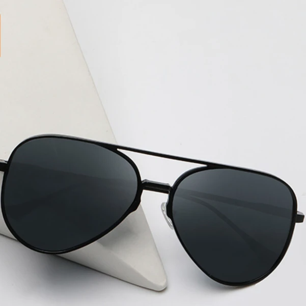 

Xiaomi Sunglasses for men and women should be worn with huge sunglasses