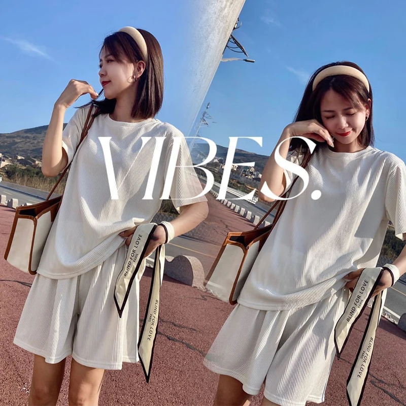 

Wholesale summer clothes casual sweatshirt two piece short set custom crew neck tracksuits for women