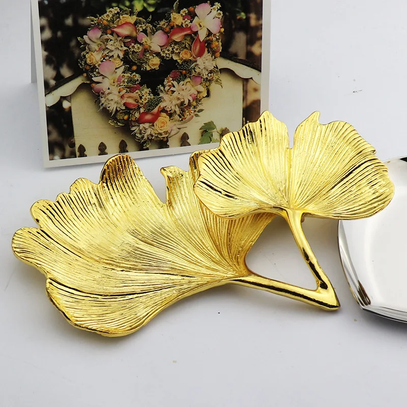 

wholesale Nordic creative metal ginkgo leaf gold ring storage jewelry display tray