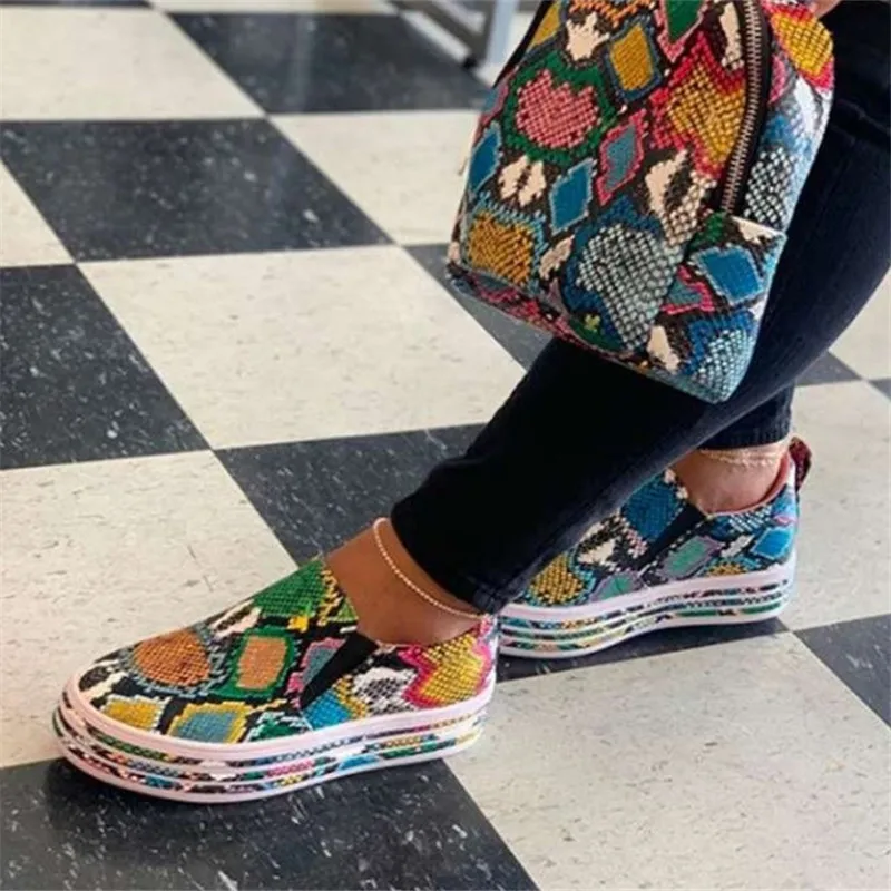 

2021 Spring Women's Fashion Sneakers Hiking Running Shoes Wholesale Ladies Snake Sandals Leather Canvas Sports Rivets Shoes