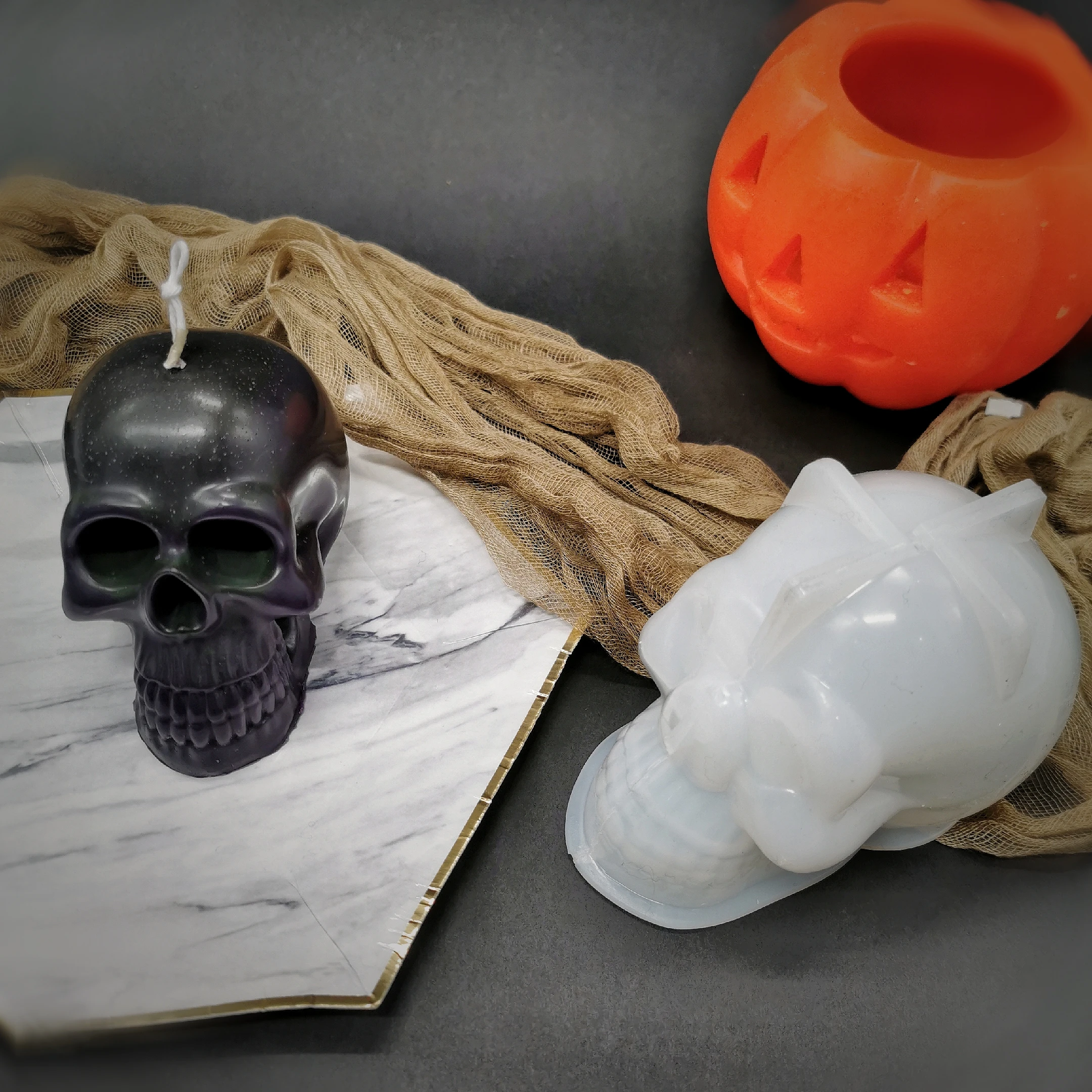

LOVE'N LV378K Plaster candle cake mold Decoration Halloween combustible skulls hand DIY candle silicone resin mold