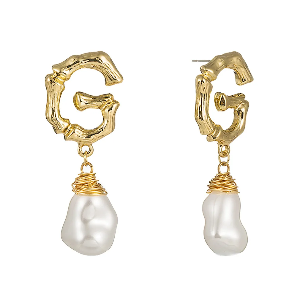 

Europe And America Creative Design Gold Letter D Shape Handmade White Pearl Earrings For Girls