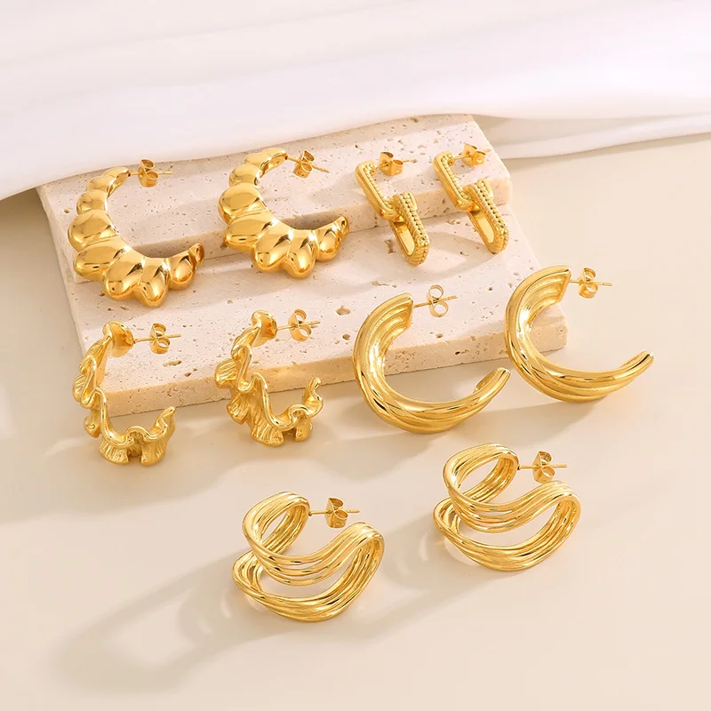 

Kalen Wholesale Popular Irregular Wave 18k Gold-plated Stainless Steel Stud Earrings