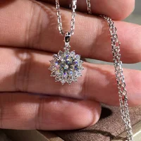 

New Hot Trend Shiny Flower Pendant Necklace Charm Silver Color Chain Beauty Wedding Jewelry Necklace For Women