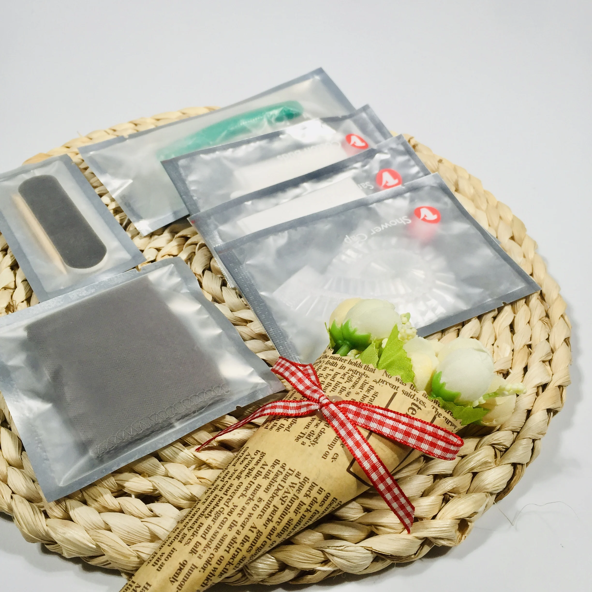 
High Quality Airline Comfort Kit Travel Amenity Personal Care Kit Customized Logo /Luxury Cheap Hotel Amenities 