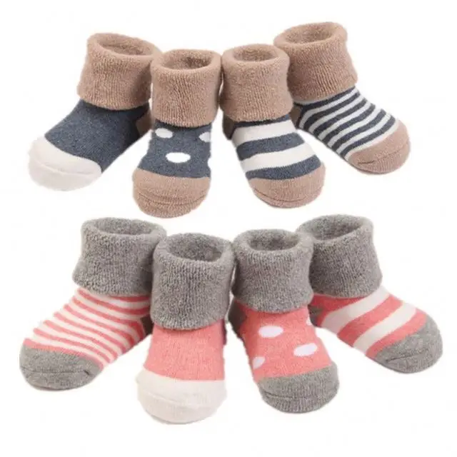 

High Quality Winter Winter Baby Mittens Cap Socks Set, Custom color