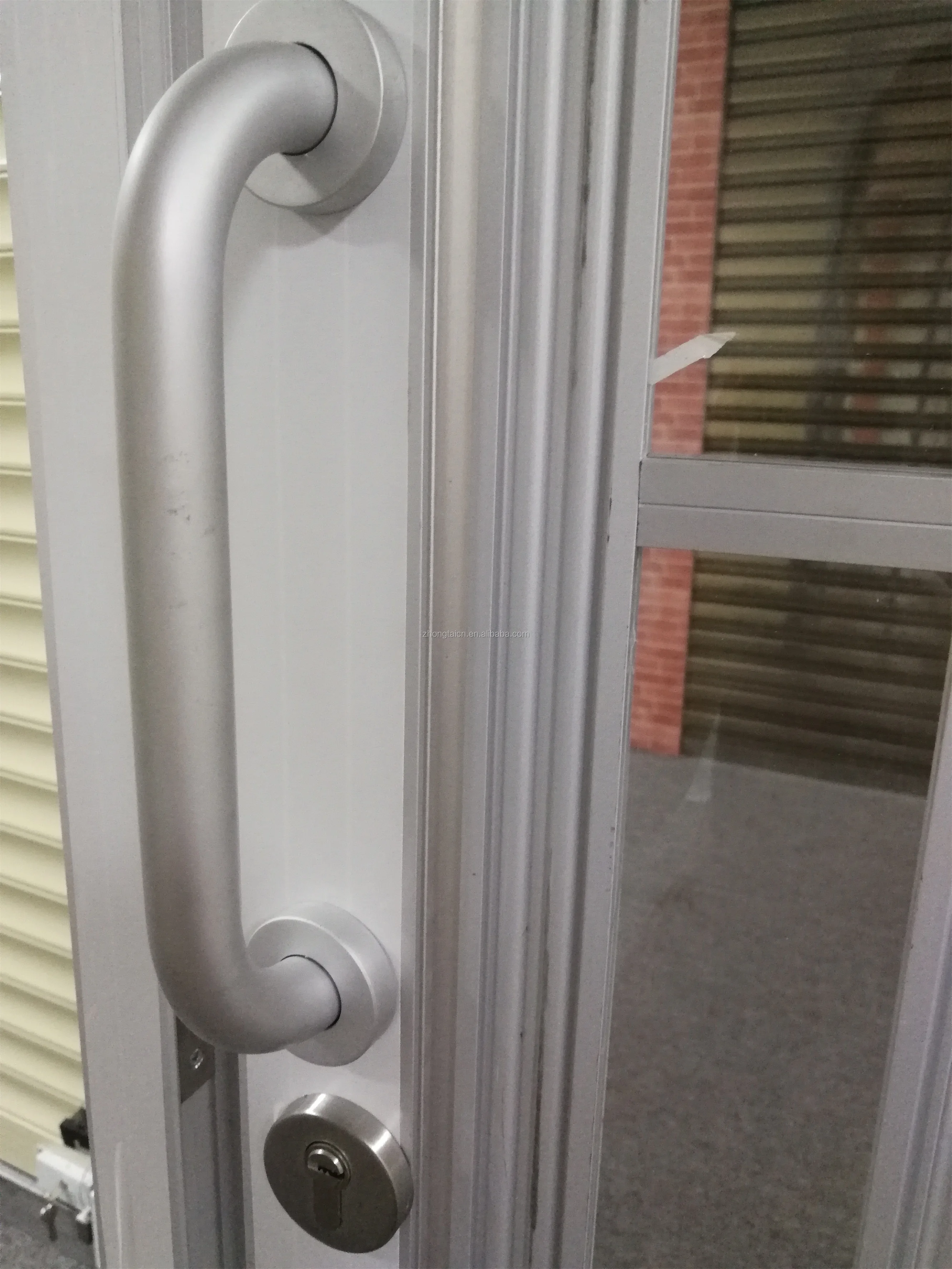 Straight Rail Size 6860mmW*3270mmH 200mm Width Of The PC Slat Transparent Polycarbonate Folding Door