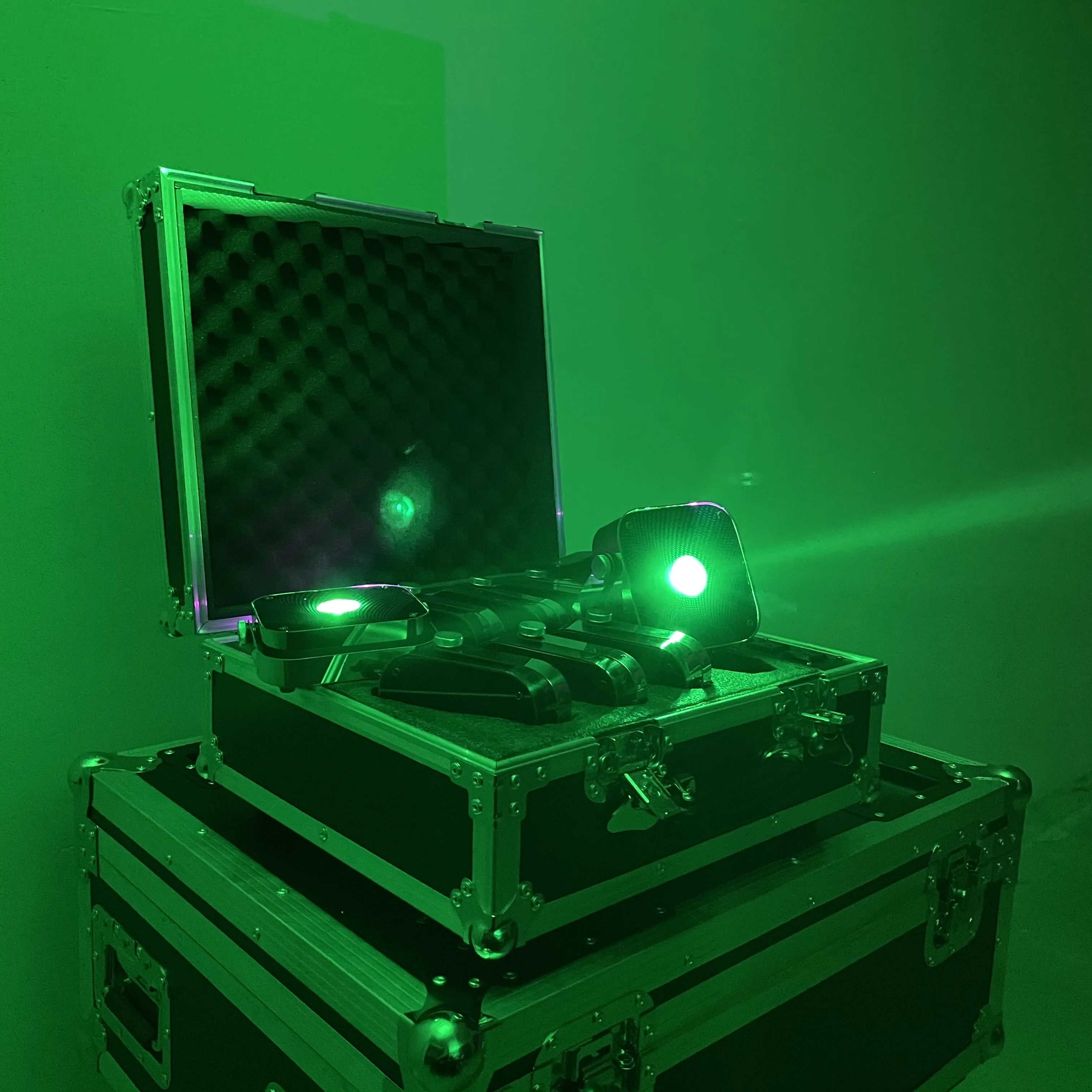 

8PCS Led mini flat uplights with 12W battery wireless dmx RF Remote Controll for wedding bottles