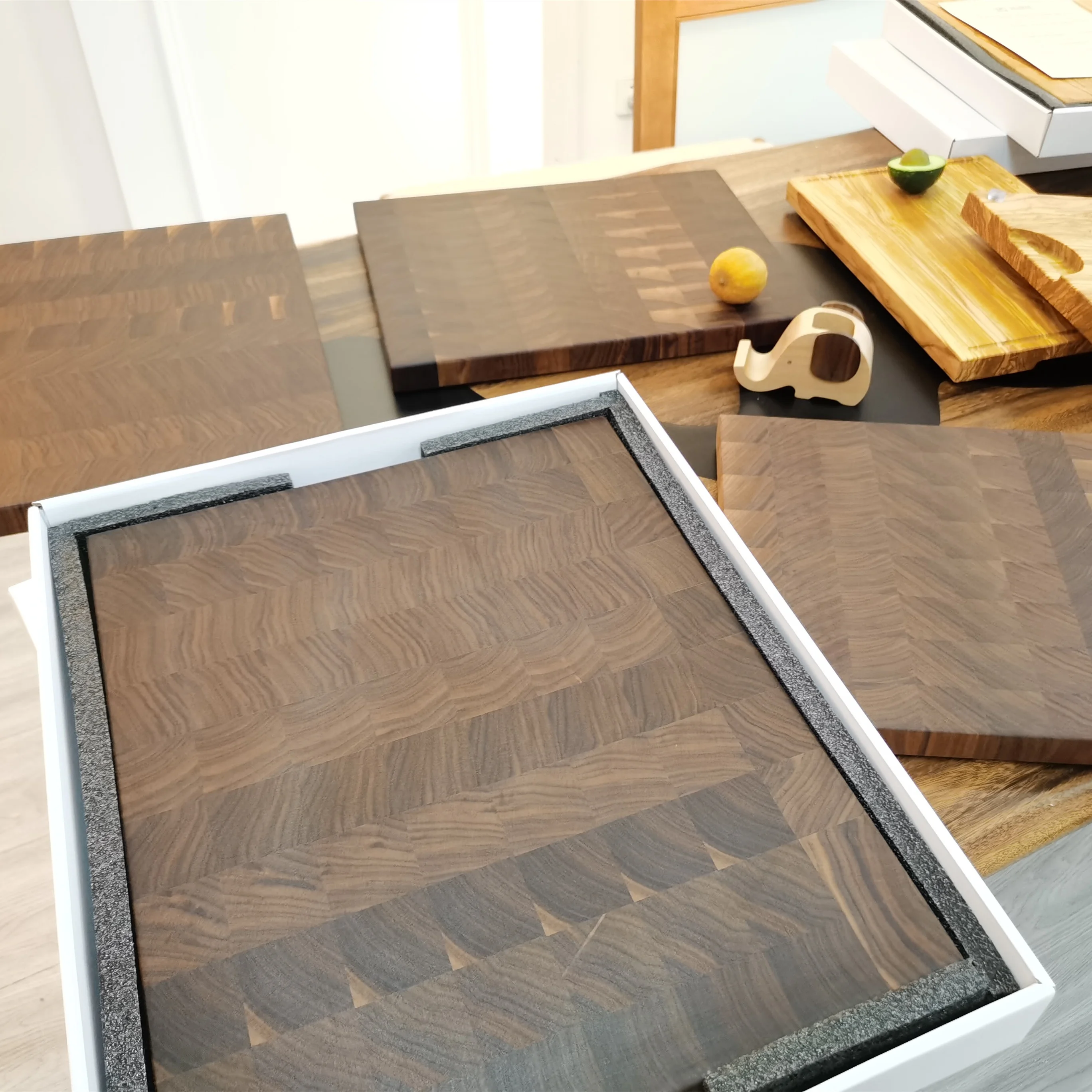 

2021new design black walnut end grain cutting board