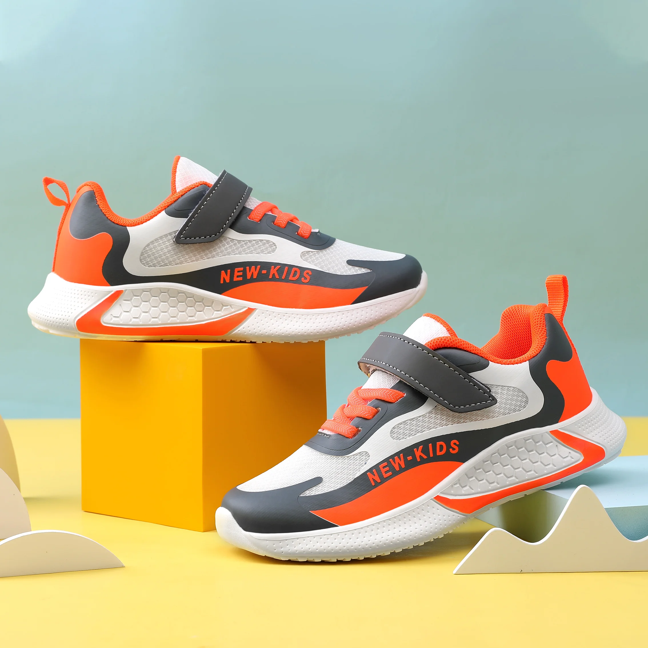 

2021 Hot Selling Low Price Kids Shoes top quality brand children sports sneakers Children shoes light weight wholesalers