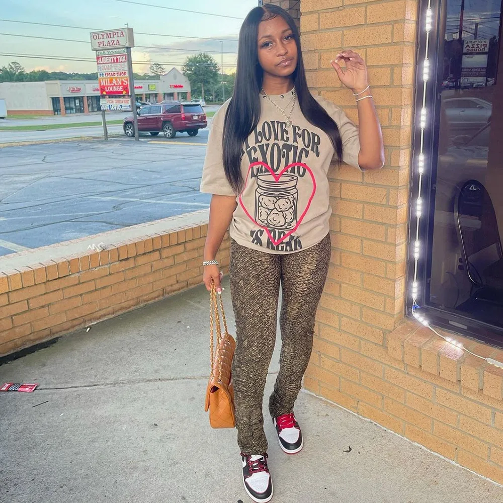 

Wholesale 2022 Women Summer Shirts Casual 3 Color Women Short Sleeve T-shirt Plus Size Letter Print Loose T-shirt for WomeL, 3 colors