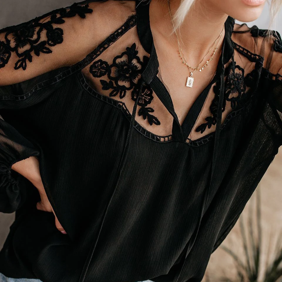 

2021 Black Lightweight Blouse White Front Embroidery Top Women Balloon Long Sleeve Blouse