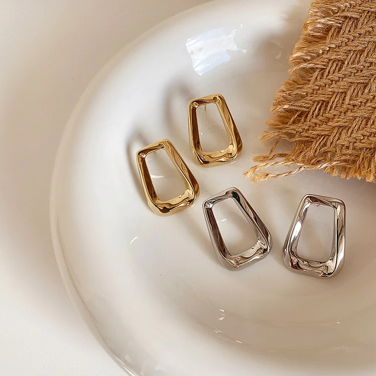 

2022 new fashion metal style earrings glossy geometric rectangle stud earring for women