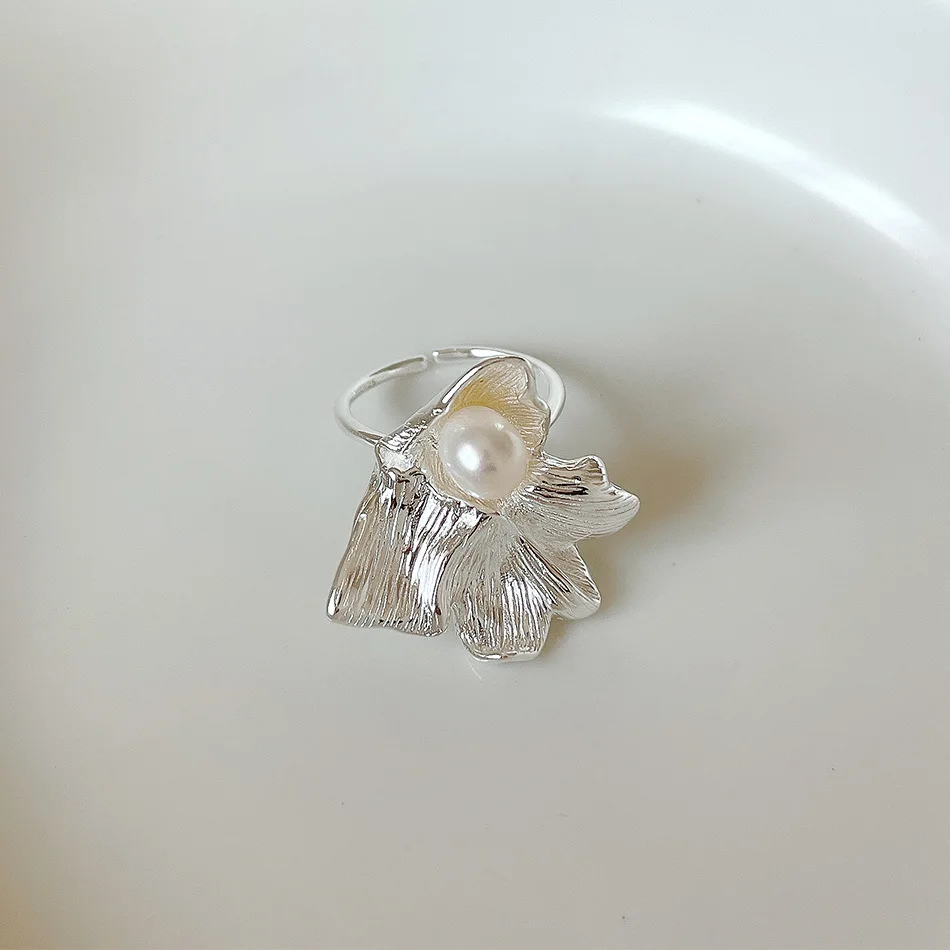 

Simple Korean Style 925 Sterling Silver Adjustable Wrinkle Flower Ring Irregular Flower Pearl Open Finger Ring