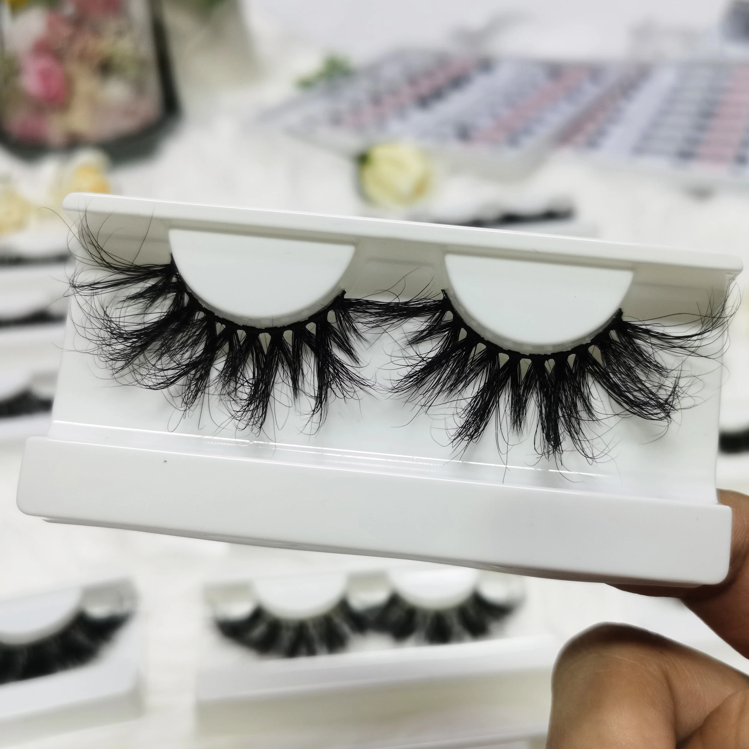 

Factory Wholesale Real Mink Lashes 100% Cruelty Free 25mm Mink Eyelashes Best Vegan Eyelashes, Natural black