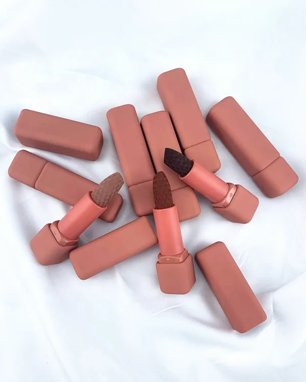 

wholesale cosmetic lipstick custom logo vegan makeup matte lipstick private label lipstick