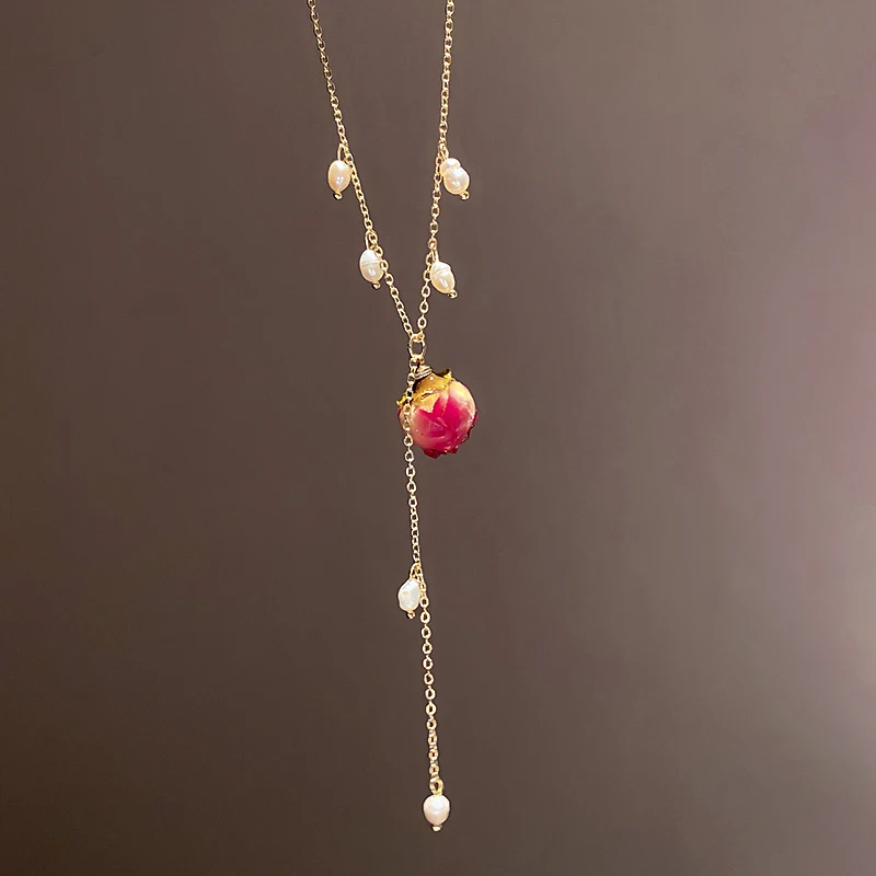 

2021 fashion freshwater pearl rose flower necklace