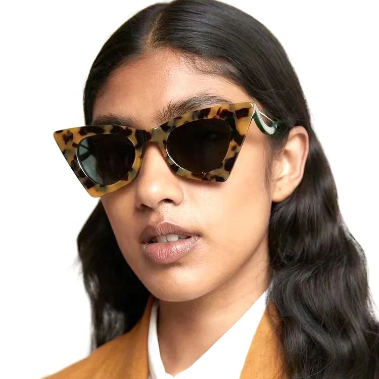 

2815 Lovely Fashion Women Triangle Sun Glasses Curved Double Legs Design Retro Candy Shades Cat Eye Sunglasses 2021
