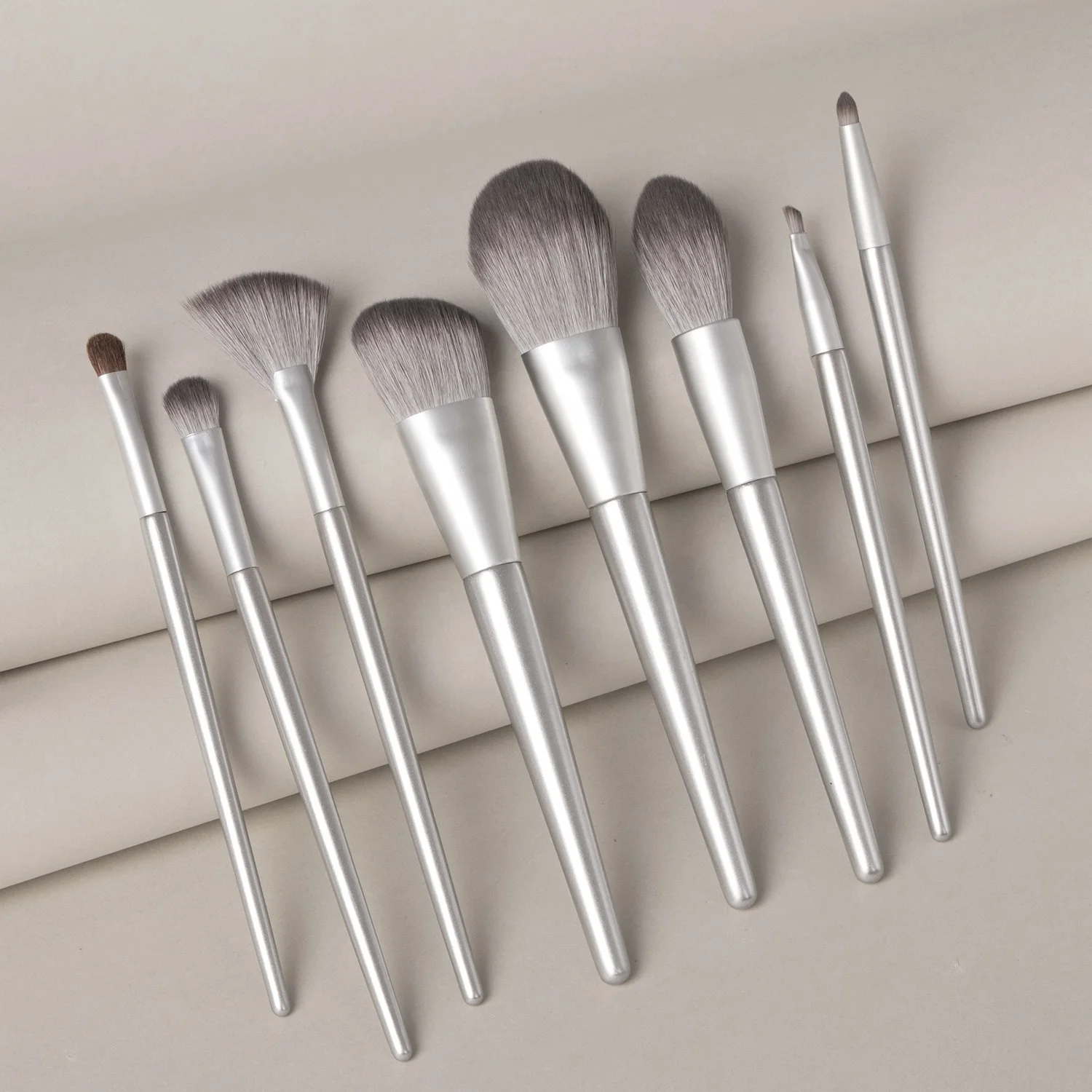 

Hot New 8 Pieces Makeup Brush Eyeshadow Powder Brush For Girls, Pics