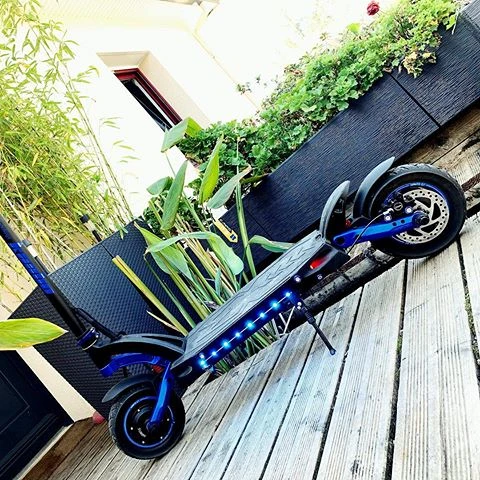 

Kaabo Mantis pro electrical mobility dual motor electrico scooter mantis 24.5ah L G battery with mini motors controllers