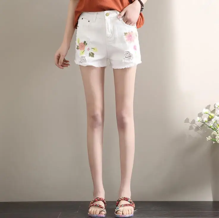

CL0725A women casual shorts embroidered denim shorts burst hot shorts, Blue/white
