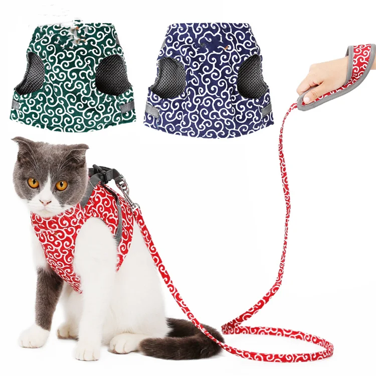 

2021 Soft hot sale pet clothes cat traction rope chest harness cat vest style clothes cat clothes, Green,blue,red