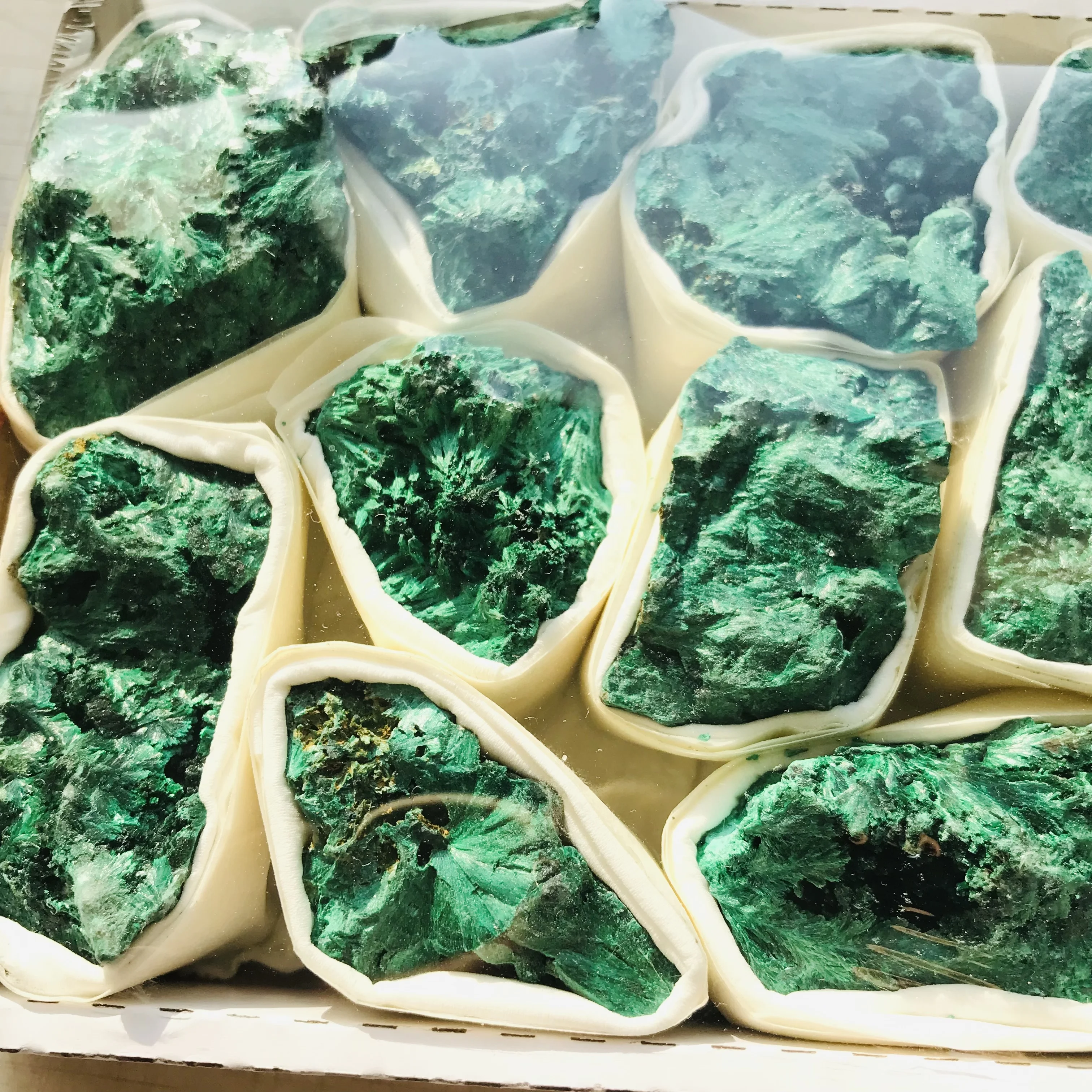 

Wholesale natural raw ore rough malachite stone mineral specimen for home decoration