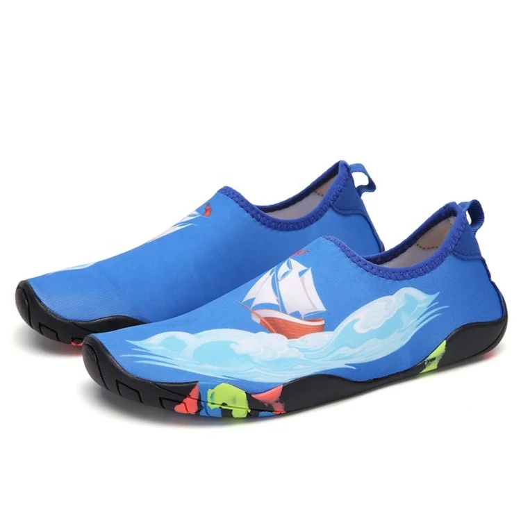 

Good quality adult size waterproof neoprene women beach swimming shoes STX-014, Black, blue, pink