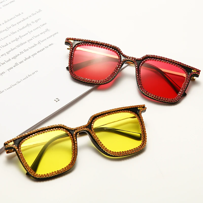 

NWOGLSS 1800 Luxury Fashion Diamond Women Sunglasses Wholesale