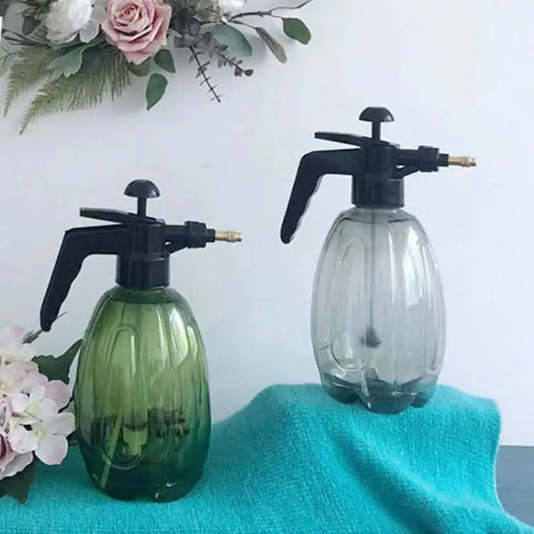 

1.5Liter Hand Pump Garden Sprayer,Air Pressure Plastic Spray Bottle,Pump Pressure Sprayer with Safety Valve, Green/grey